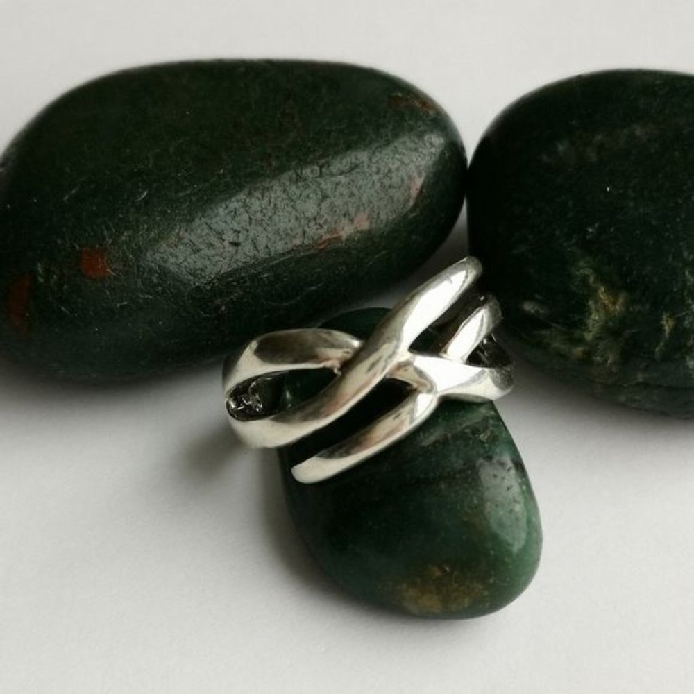 NEW Sterling Silver Knot Ring size 6